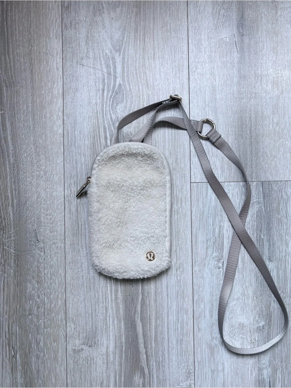 fleece crossbody bag lululemon Everywhere Belt *Fleece *Plush *Mesh *Corduroy TellurideFUEL Keep them close in this versatile belt bag that helps you get out the door and on to your next adventure Everywhere Crossbody Bag 2L *Metal